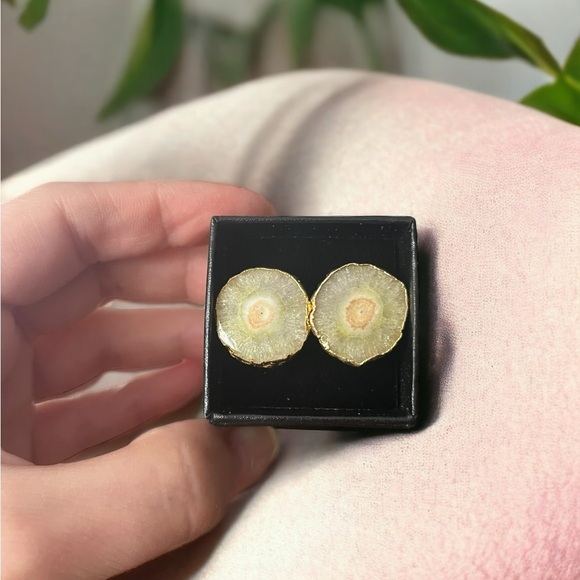 Yellow Solar Quartz Cufflinks - Picture 4 of 5